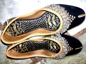 trandy women punjabi jutti