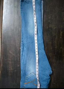 Blue Jeans Ke Sath White Shirt Free