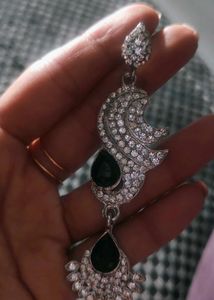 Set Of Ear Piece And  Mangtika