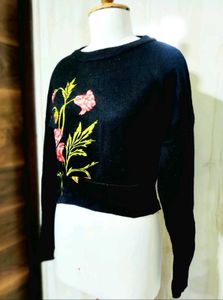 Floral Embroidered Cropped Sweater size-36-38