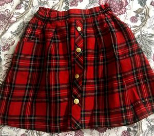 Red Plead Skirt