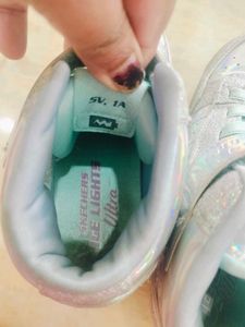 Sketchers Light Shoes For Girls