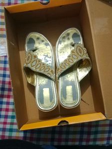 GOLD COLOUR HEELS