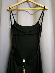 Newme Cross Backless Dress 🖤