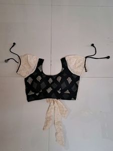 Sleevless Collered Kurti