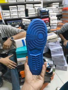 Nike Sneakers - New with Tag