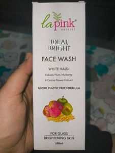 La Pink Ideal Bright Face Wash