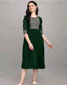 Elegant Green Embroidered Kurta
