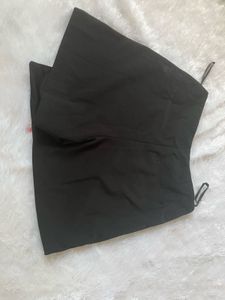 Black Skort