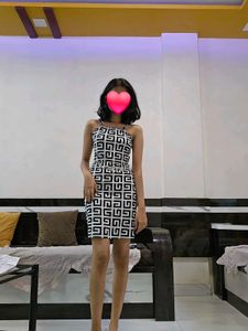Women's sleeveless black dress