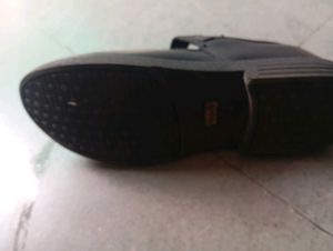 SCHOOL SHOES SIZE 8 FEMALE