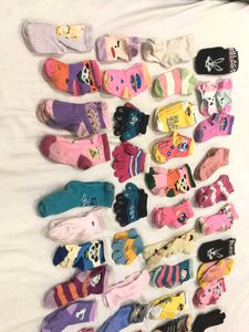 (40 Socks Jodi And 4 Hand Gloves) Bundle