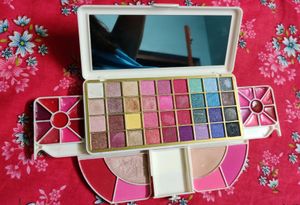 HILARYRHODA Makeup Kit