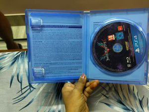 Devil Marycry5 nd Battlefield 1 PS4 games disc