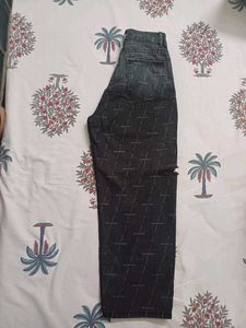 Trendy Distressed Jeans