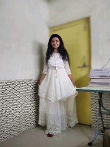 White Stylish Top And Skirt