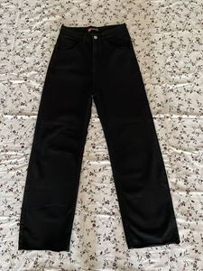 Women Black Wide Leg High-Rise Clean Look Jeans