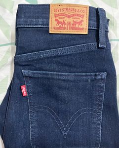 PRICE DROP🔥Levi’s Women Jeans (New Condition)❤