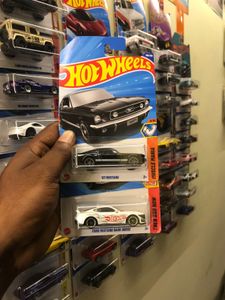 Hot Wheels Mustang Set