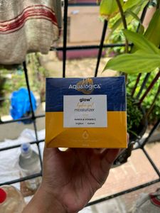 Aqualogica Glow+ Hydragel Moisturizer