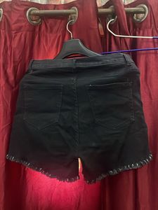 Black Denim Shorts 🖤