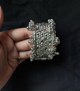 Women Silver Bangle And Bracelet Set