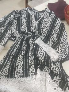 An elegant Oversized pakistani kurta