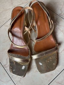 Stepping - Golden Heels Size UK 5
