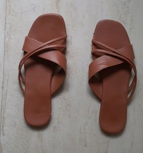 Zudio Flats Size 40