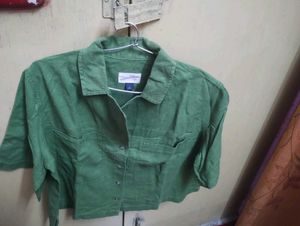 Green Cropped Button-Down Shirt