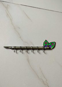 Metal key holder, screw missing