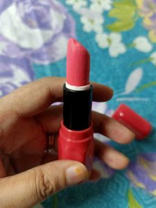 Peachy Pink Lipstick