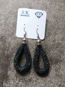 Stylish Black Loop Earrings