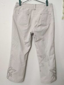 Butterfly Embroidered Capri Pants