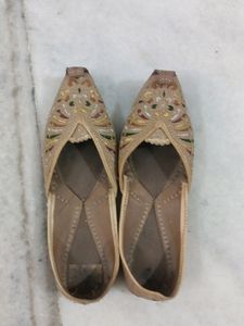 Kolhapuri Jutti In Open Box Condition