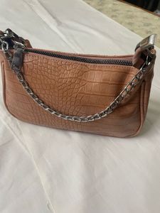 Cute Shoulder Bag With Chain Detail