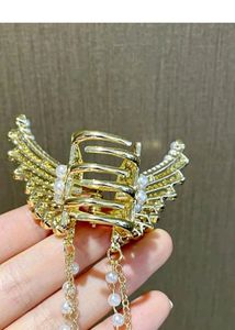 Pearl Studied Clutch/claw/butterfly