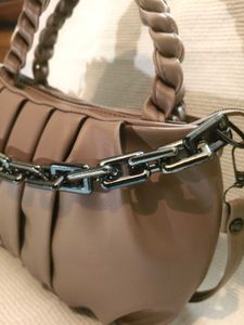 Tan Sling Bag ✨