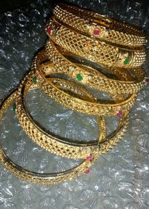 Golden Bangles Set (2.6 Size)