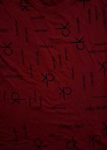Calvin Klein Print Red Stretchable  Women&#39;s Tee
