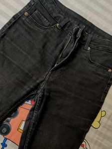 H&amp;M Black Skinny Jeans👖 (Mostly U***)