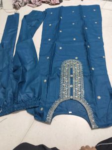 Elegant Blue Embroidered Kurta And Pant XS Size