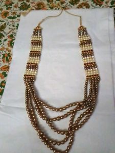 Elegant Layered Pearl Necklace