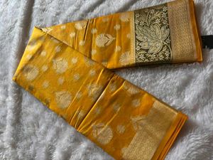 Elegant Yellow Silk Saree😻