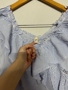 Striped Ruffle Top🩵🩵