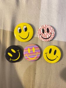 Smiley Badges 🥰 ( Set Of 5 )