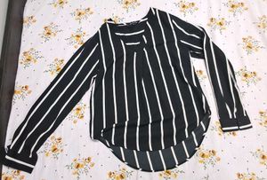 Harpa V-neck Long Sleeve Top