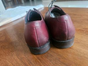 Like New Hush Puppies Men Shoes