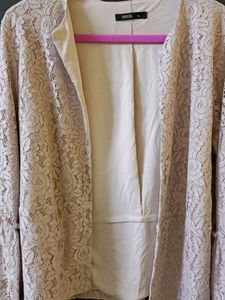 💜 Enchanting Lavender Floral Lace Shrug💜