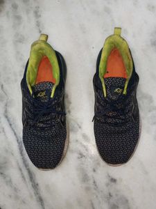 sports shoes